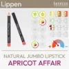 Produktbild für den Natural Jumbo Lippenstift Apricot Affair der Marke benecos bestehend aus einer Produktabbildung und einer Übersicht aus Komood-Symbolen, welche die passenden Farbtypen aus dem 10-Farbtypen-System und aus dem 12-Farbtypen-System für diesen Lippenstift darstellt. Produkt aus dem komood.shop.